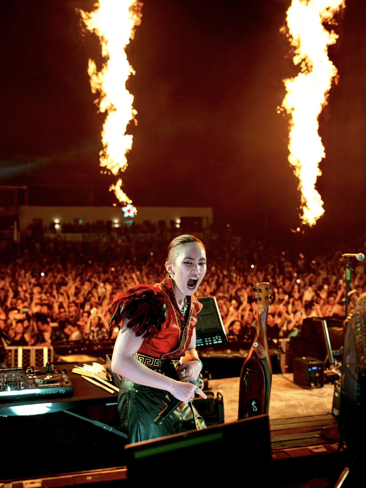 Sisoski performing during Malaysia Day | Photo from Belle Sisoski
