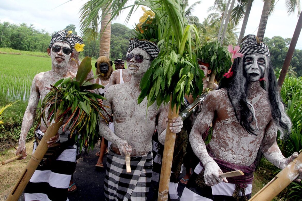 Indonesia’s Ngedeblag Ceremony is a Cultural Spectacle Like no Other