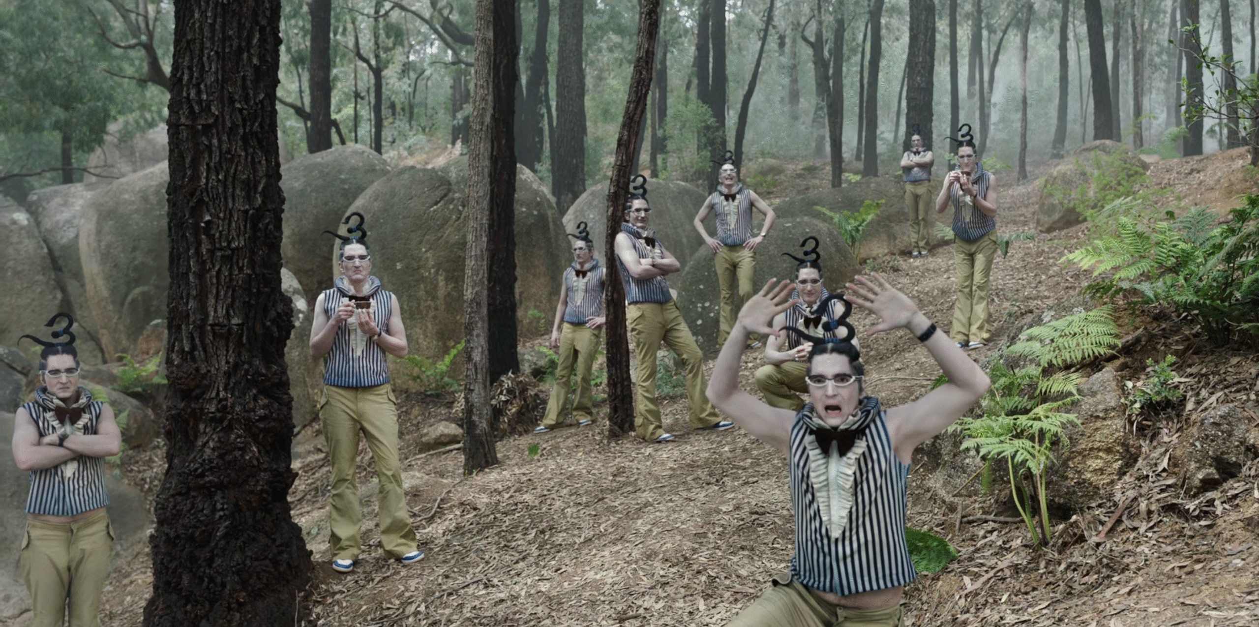 Mr. 3 deceiving Luffy with wax figures of himself | Photo from Netflix