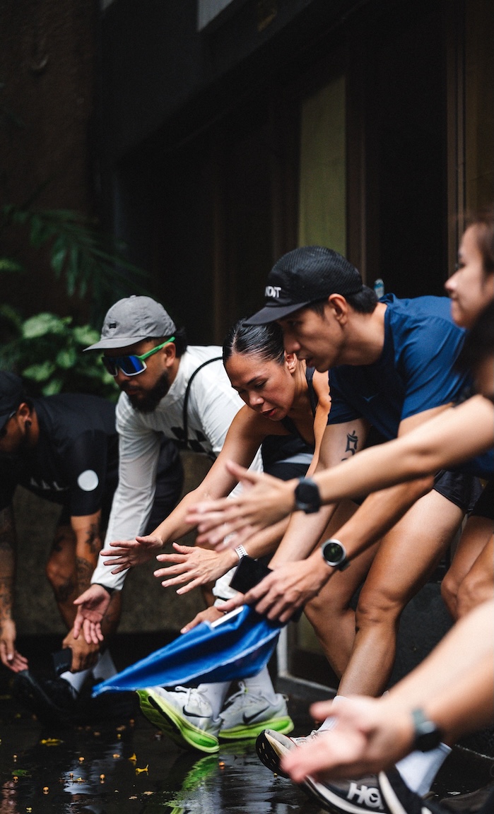 The Run with Galaxy team gets ready to move, showing how Galaxy can be part of every step, from warming up to finding your rhythm on the run.