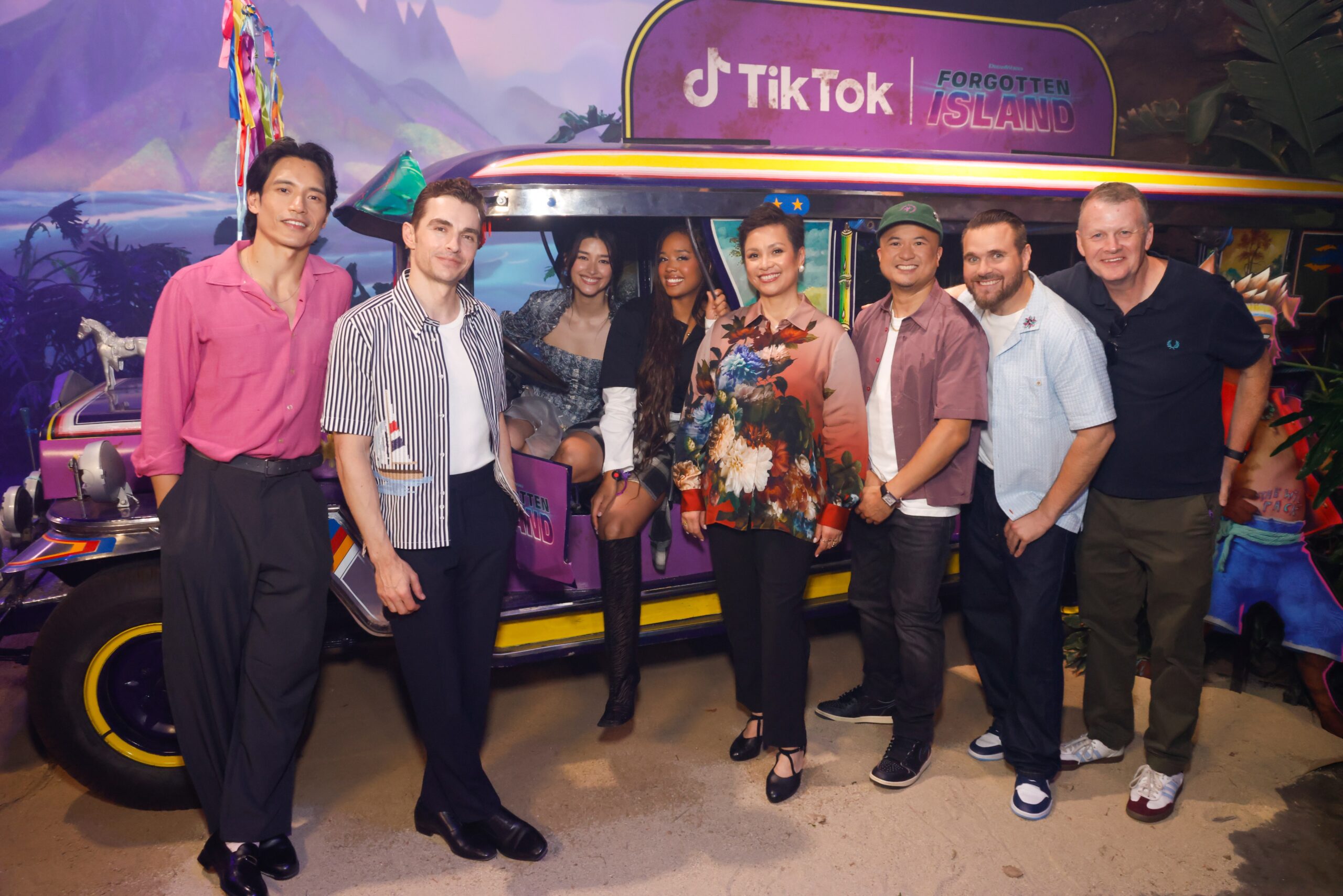 L to R: Manny Jacinto (Bungi), Dave Franco (Raww), Liza Soberano (Raissa), H.E.R. (Jo), Lea Salonga (Manang, The Dreaded Manananggal), Januel Mercado (Director & Writer), Joel Crawford (Director & Writer), and Mark Swift (Producer) | Photo from DreamWorks Animation